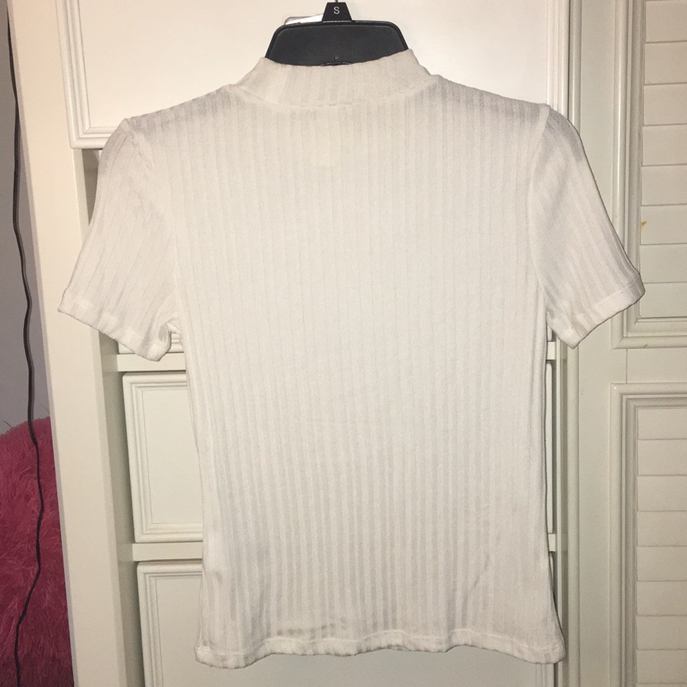 H&M - Ribbed Short Sleeve!! - Picture 2 of 4